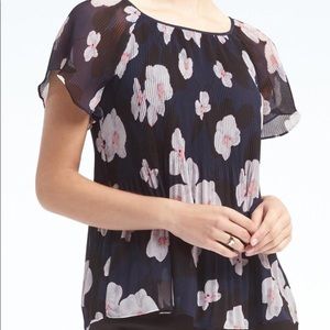 Banana Republic Pleated Print Top